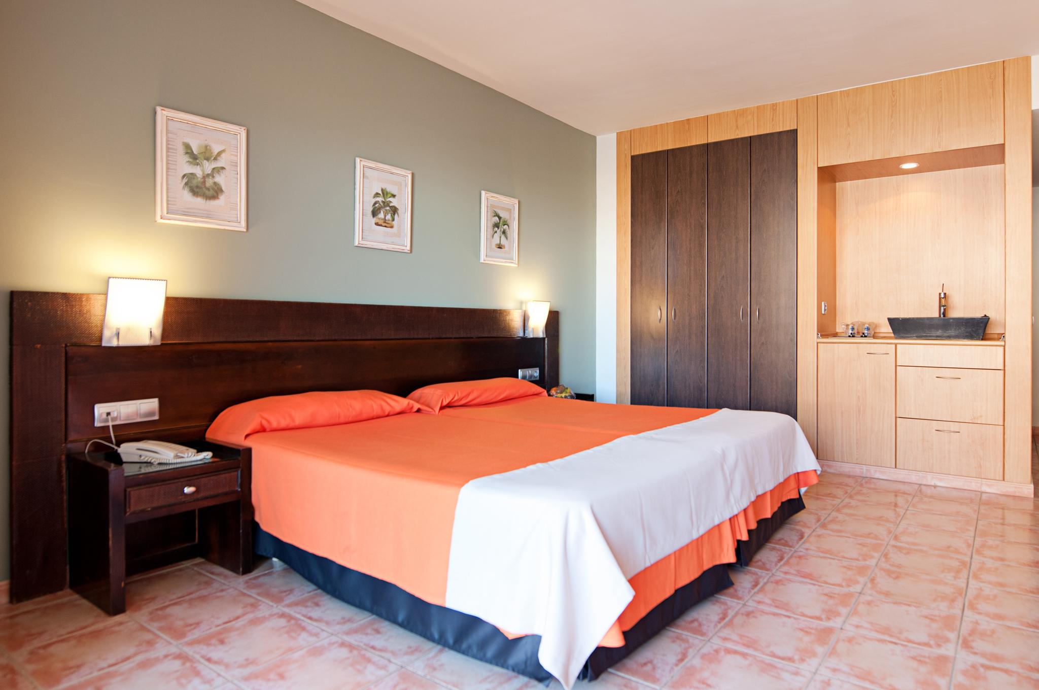 Hotel Livvo Lago Taurito & Aquapark Екстериор снимка