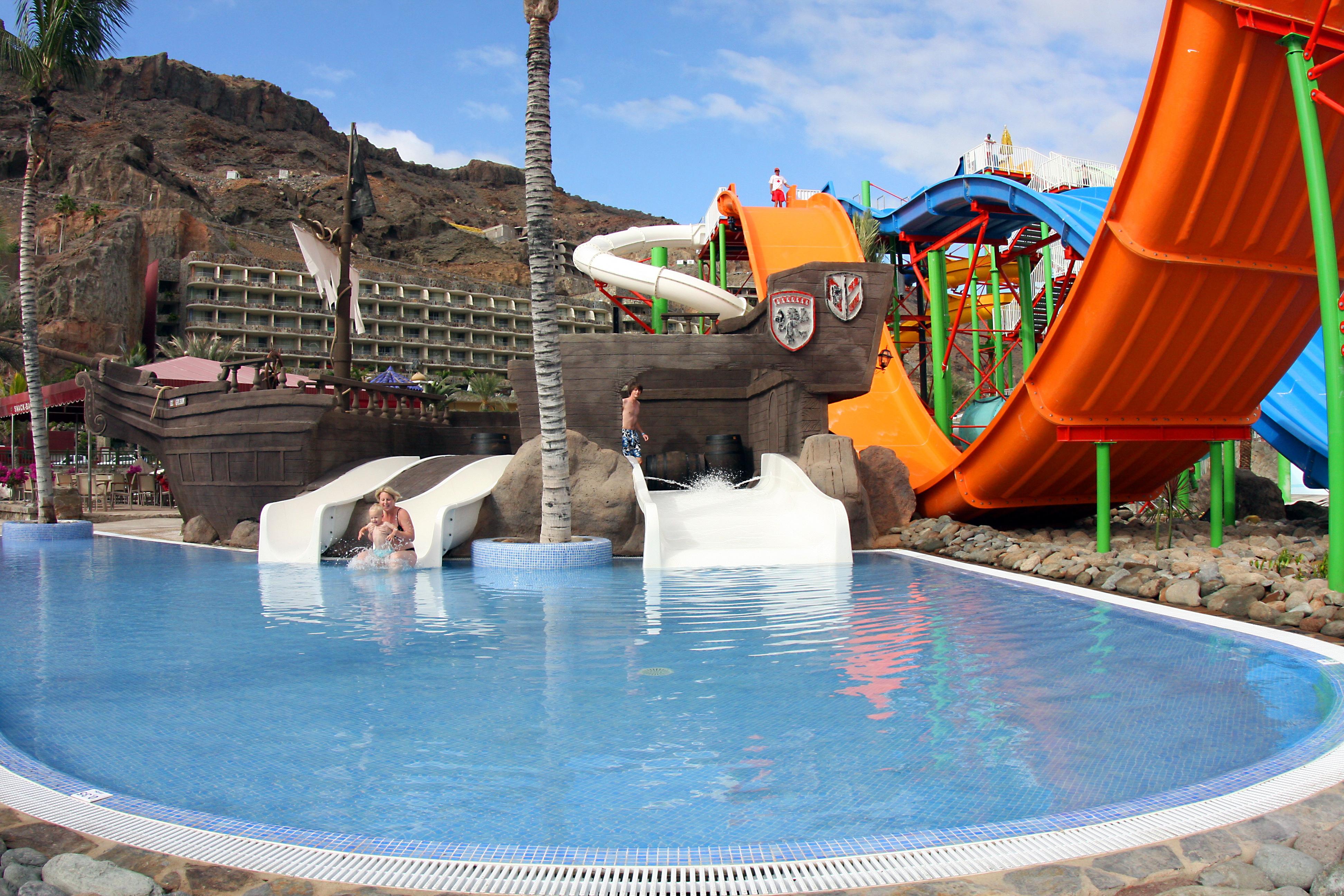 Hotel Livvo Lago Taurito & Aquapark Екстериор снимка