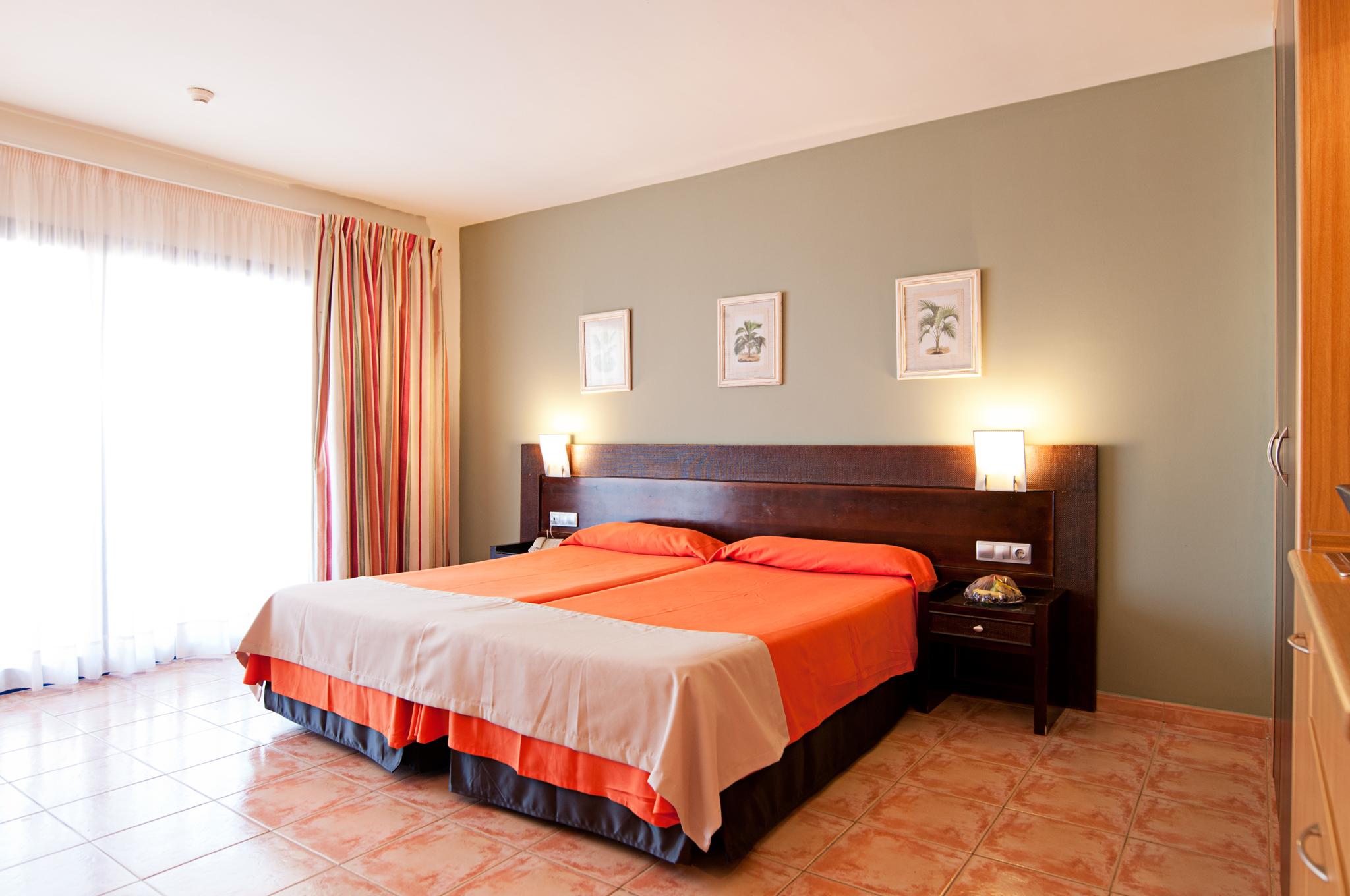 Hotel Livvo Lago Taurito & Aquapark Екстериор снимка