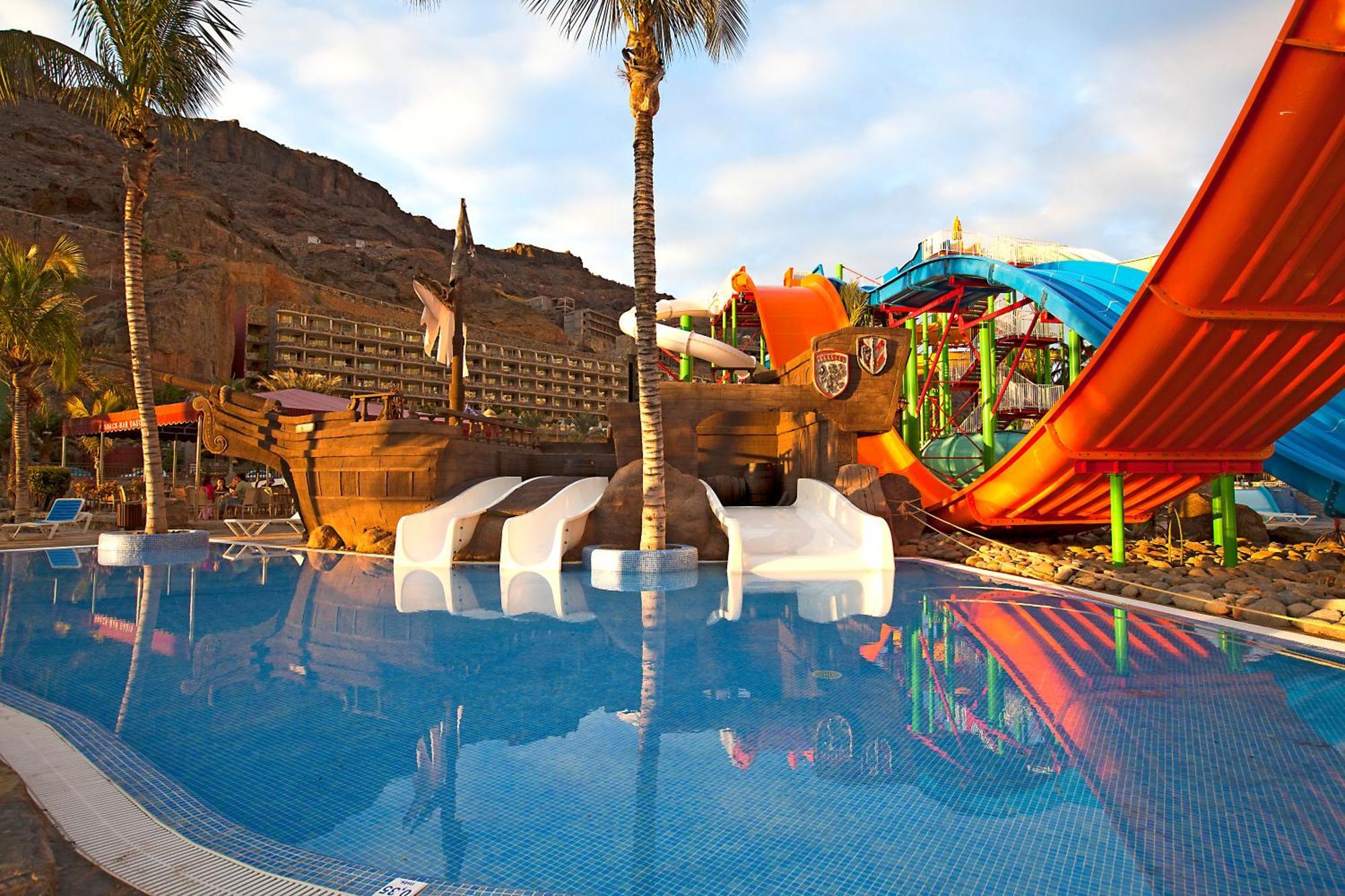 Hotel Livvo Lago Taurito & Aquapark Екстериор снимка